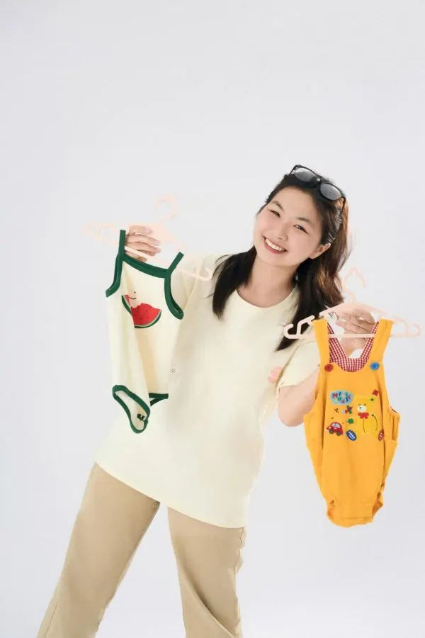 Ekip Moomi: nhiếp ảnh, styling và hậu kỳ 3 Mai Hương — Stylist tại Moomi Studio
