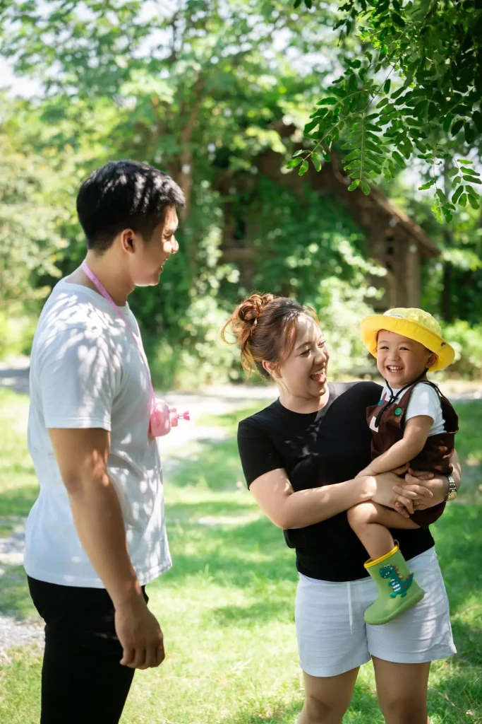 Chụp ảnh ngoại cảnh khi nắng gắt: chọn bóng râm và góc nhìn 3 Chụp ảnh ngoại cảnh trong vườn cây