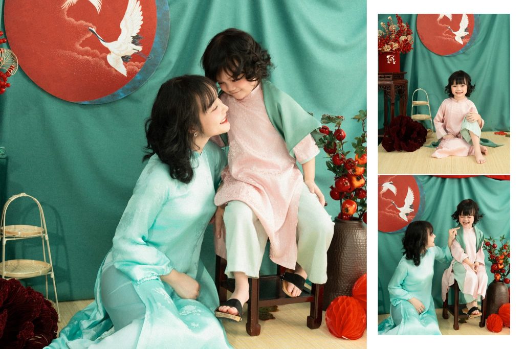 Bố cục nhiều ảnh gia đình mặc áo dài trên nền xanh