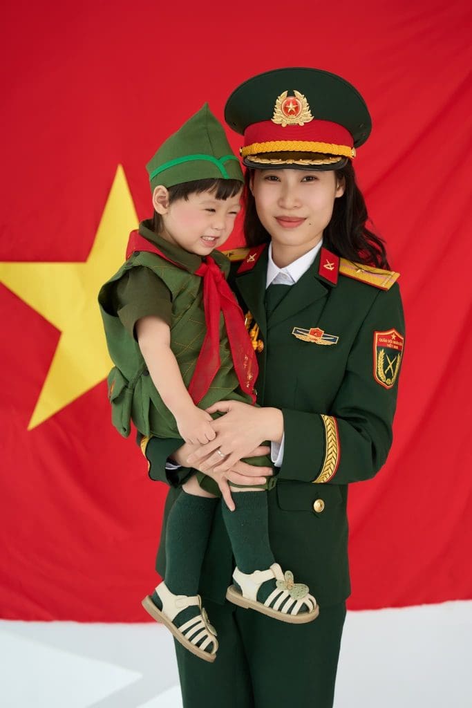 Ảnh 4 trong album Ảnh gia đình kỷ niệm 50 năm ngày thống nhất đất nước