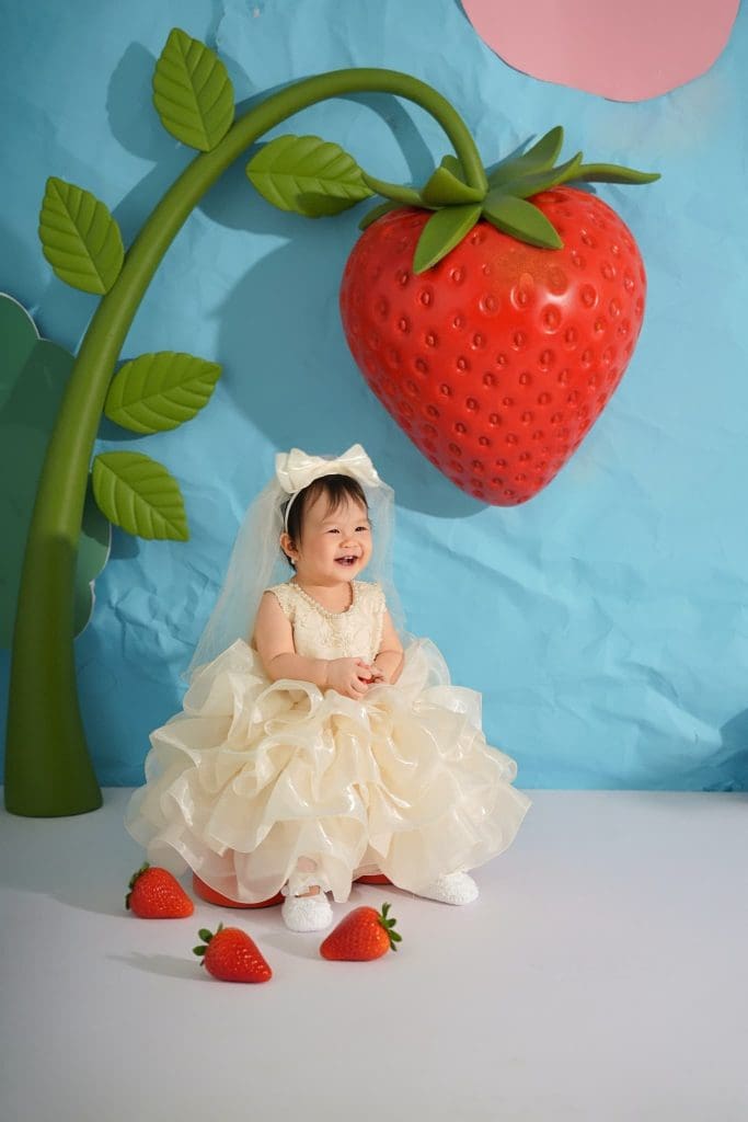 Ảnh 2 trong album Little Berry – Album dâu tây đáng yêu cho bé tại Moomi Studio