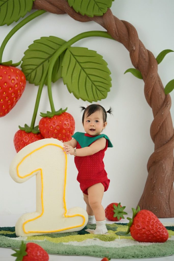 Ảnh 4 trong album Little Berry – Album dâu tây đáng yêu cho bé tại Moomi Studio