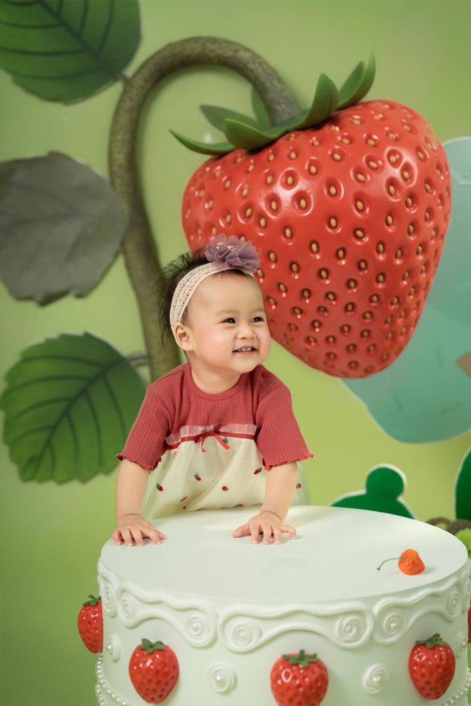 Ảnh 6 trong album Little Berry – Album dâu tây đáng yêu cho bé tại Moomi Studio