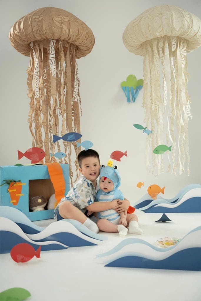 Tổng hợp concept chụp ảnh cho bé 11 Ảnh 1 trong album Chụp ảnh cho bé concept "Paper Ocean" - Hóa thân nhà thám hiểm đại dương tại Moomi Studio